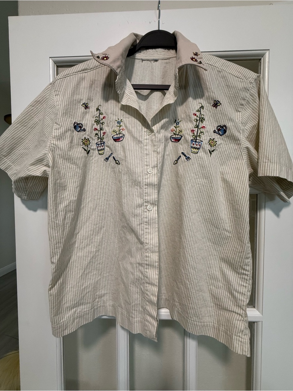 Vintage Garden Embroidered Beige stripe Short-Sleeve Button-Up Shirt